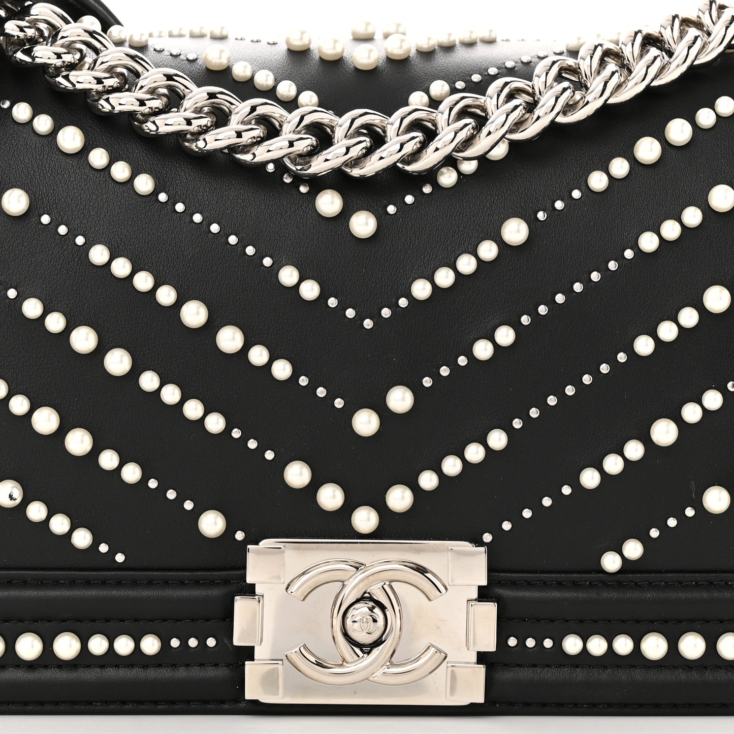 Calfskin Pearl Chevron Medium Boy Flap Black