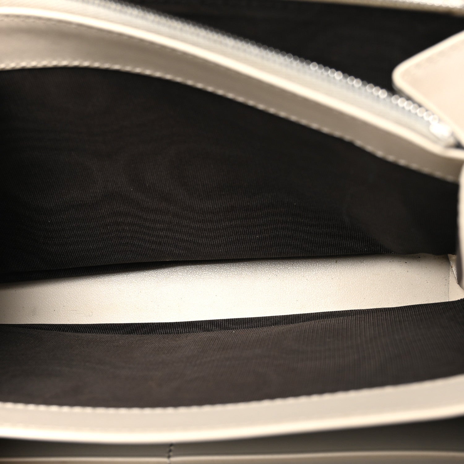 Gucci Calfskin Matelasse Aria GG Marmont Chain Wallet Mystic White 5 of 11