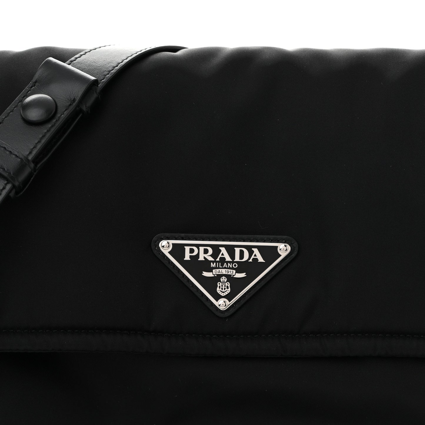 Re-Nylon Padded Medium Traveller Black
