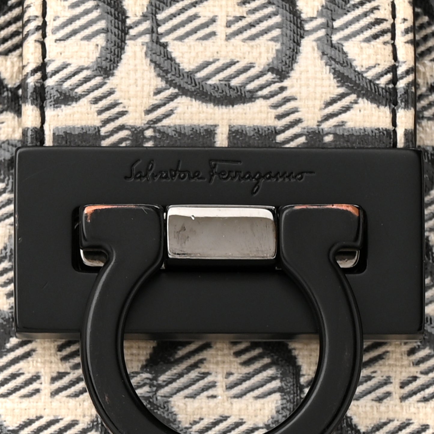 Jacquard Trifolio Shoulder Bag Beige Black