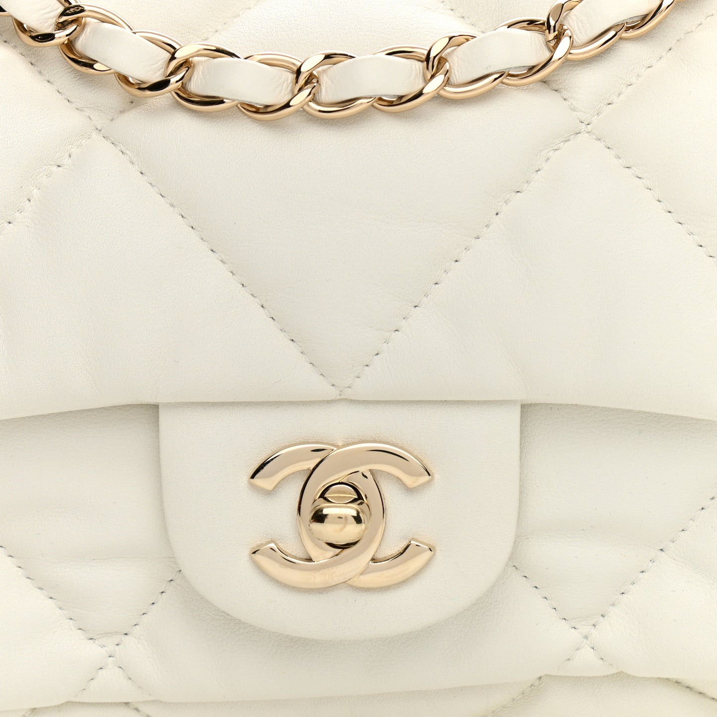 Calfskin Quilted Medium Bubbly Flap White
