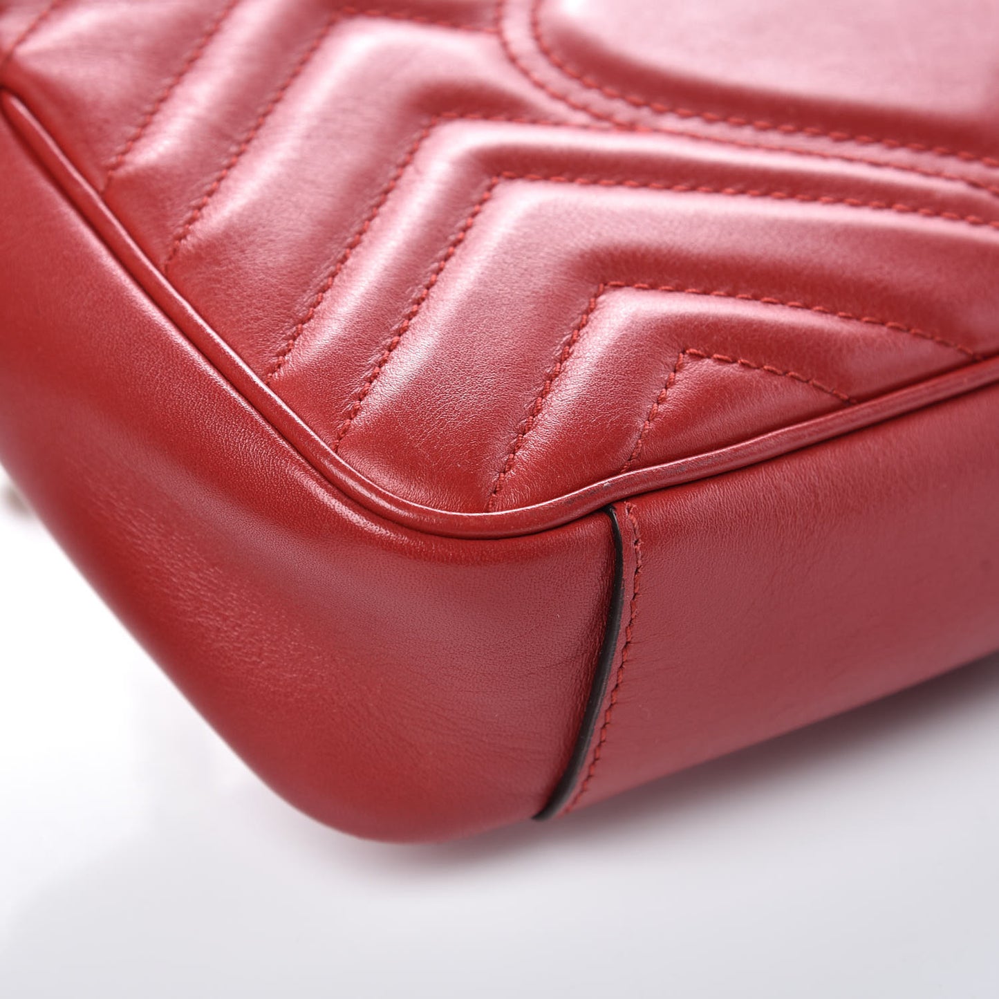 Calfskin Matelasse Mini GG Marmont Shoulder Bag Hibiscus Red
