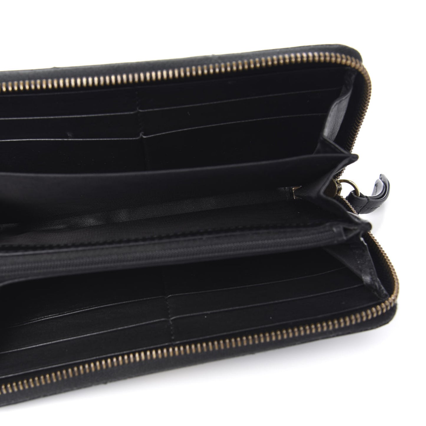 Calfskin Matelasse GG Marmont Zip Around Wallet Black