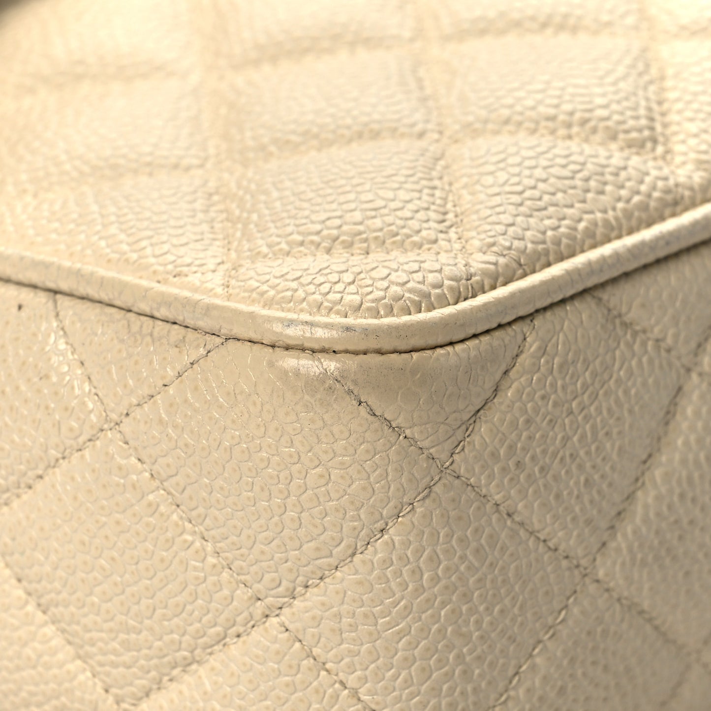 Caviar Quilted Camera Case Beige Clair