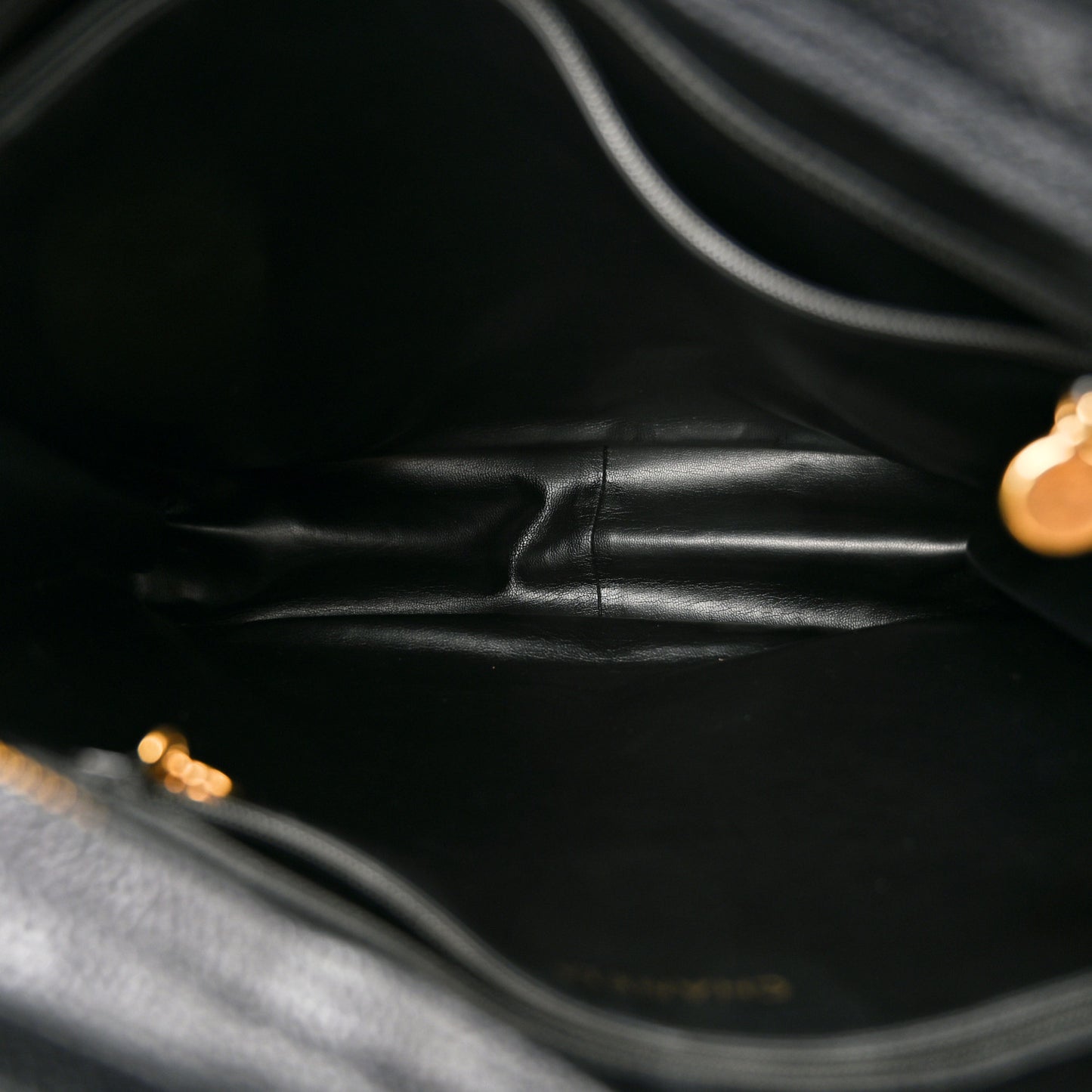Caviar CC Shoulder Bag Black