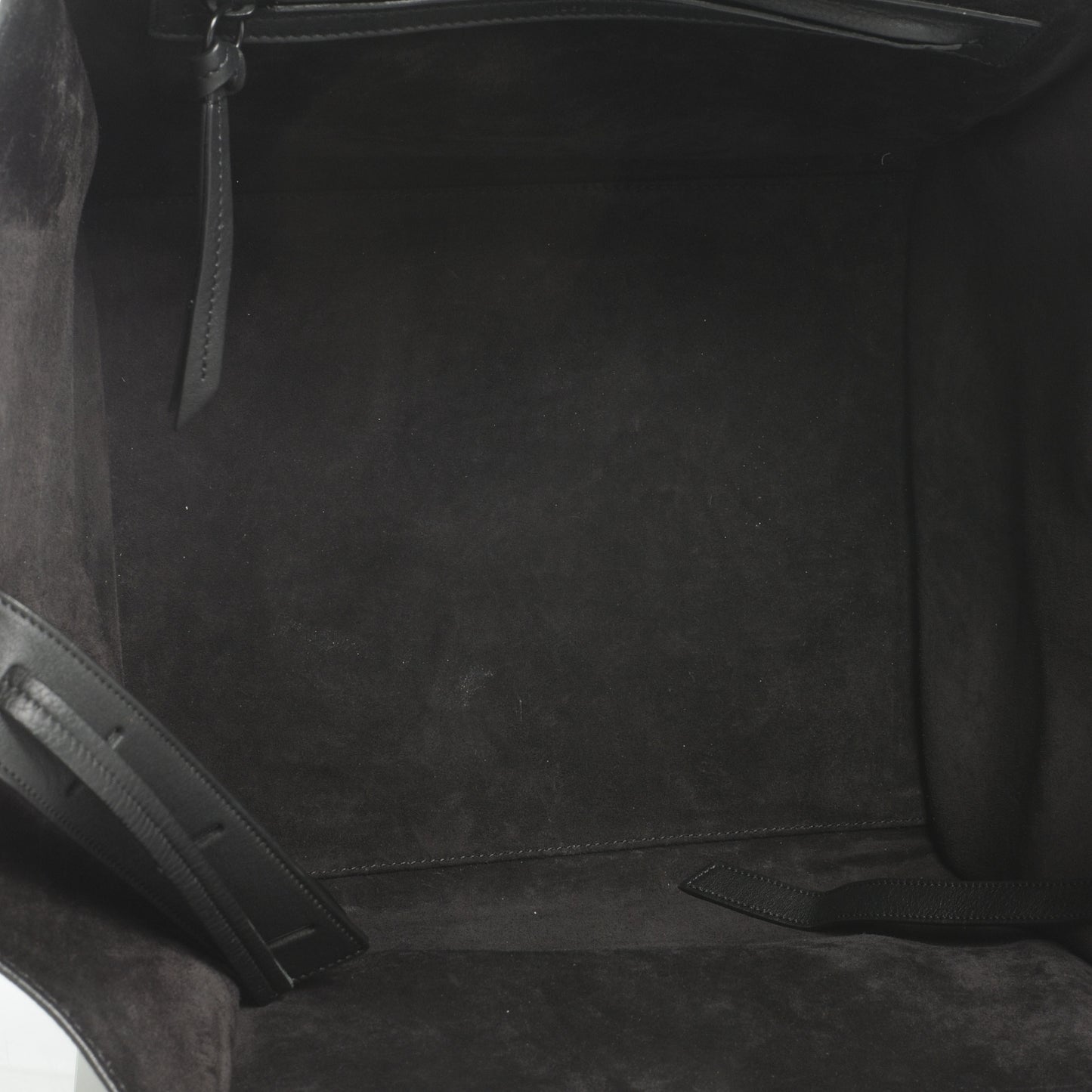 Smooth Calfskin Medium Phantom Luggage Black