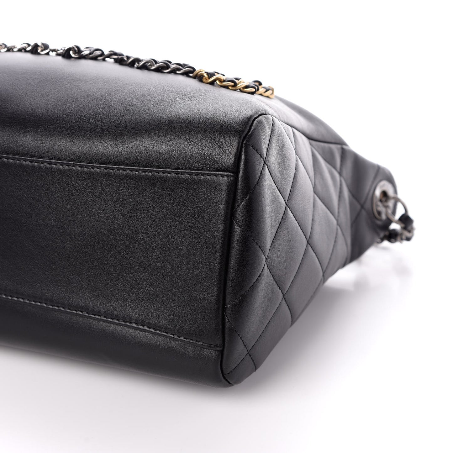 Calfskin Chain 20s Signature Hobo Black