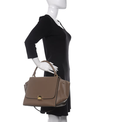 Celine Smooth Calfskin Medium Trapeze Souris 2 of 12