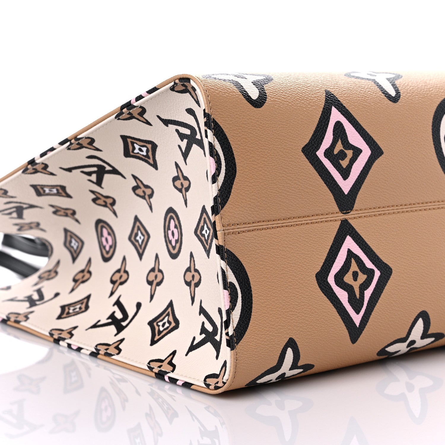 Louis Vuitton Monogram Giant Wild At Heart Onthego GM Arizona 7 of 9