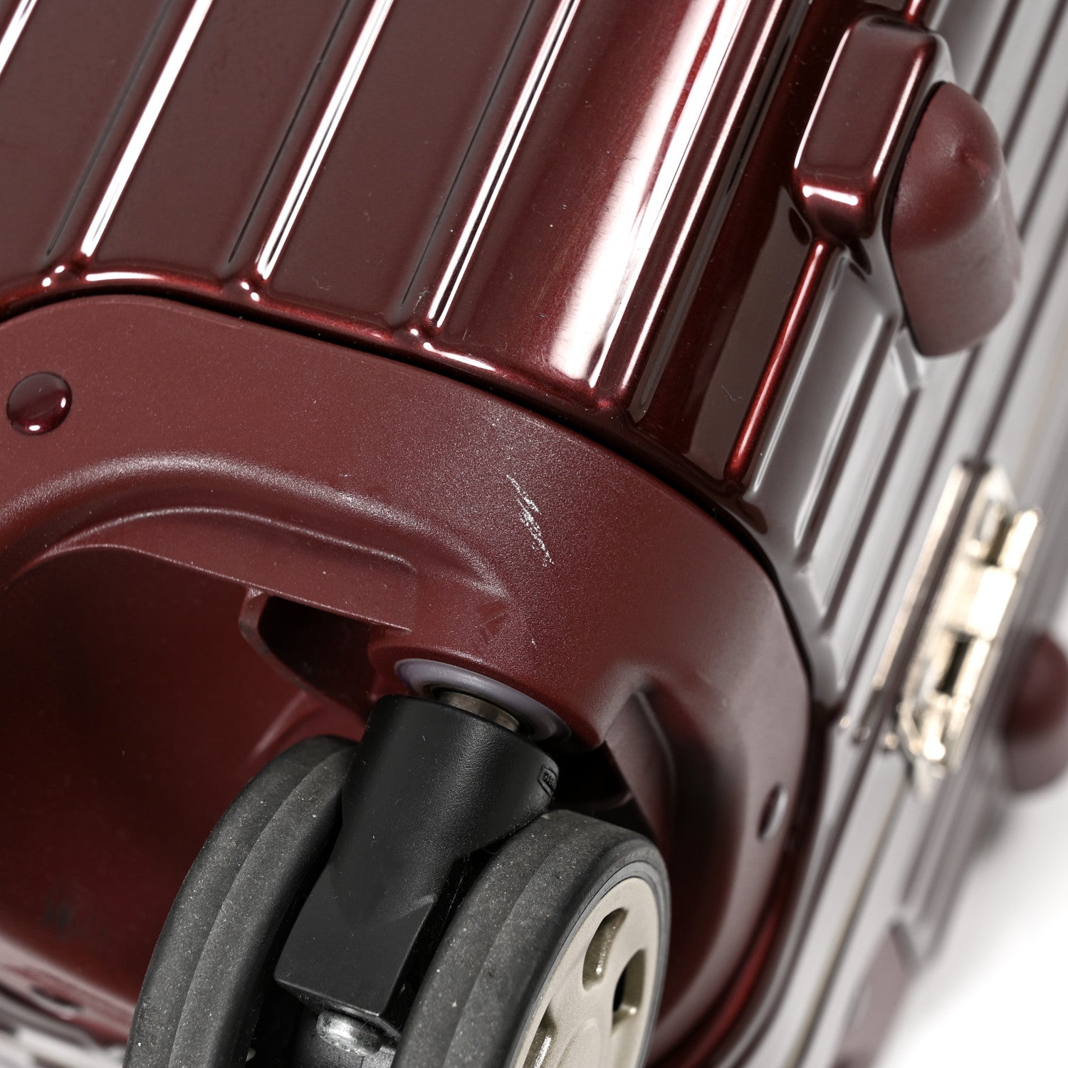 Rimowa Gloss Polycarbonate Aluminum Limbo 73 Carmona Red 1418548