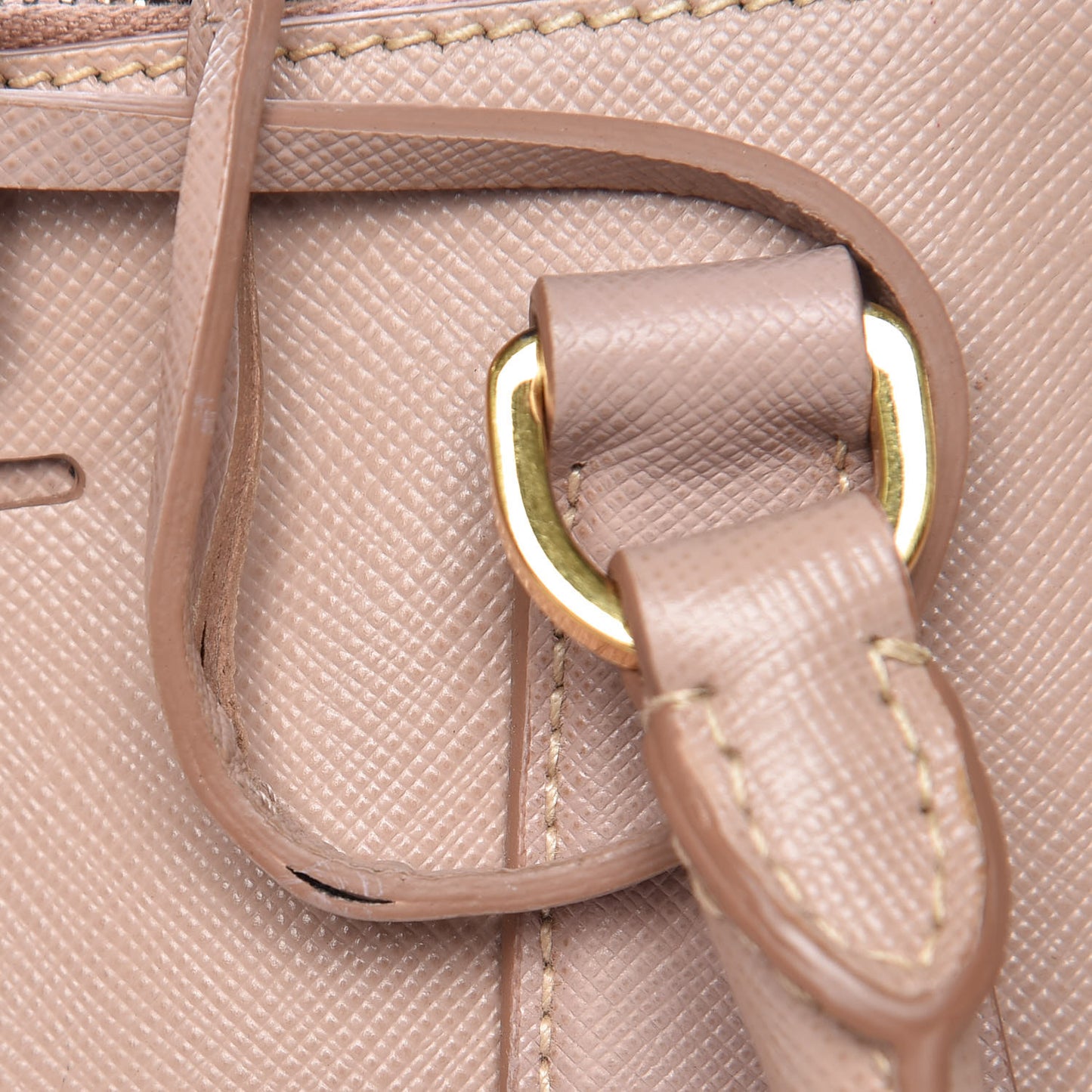 Saffiano Medium Galleria Double Zip Tote Cammeo