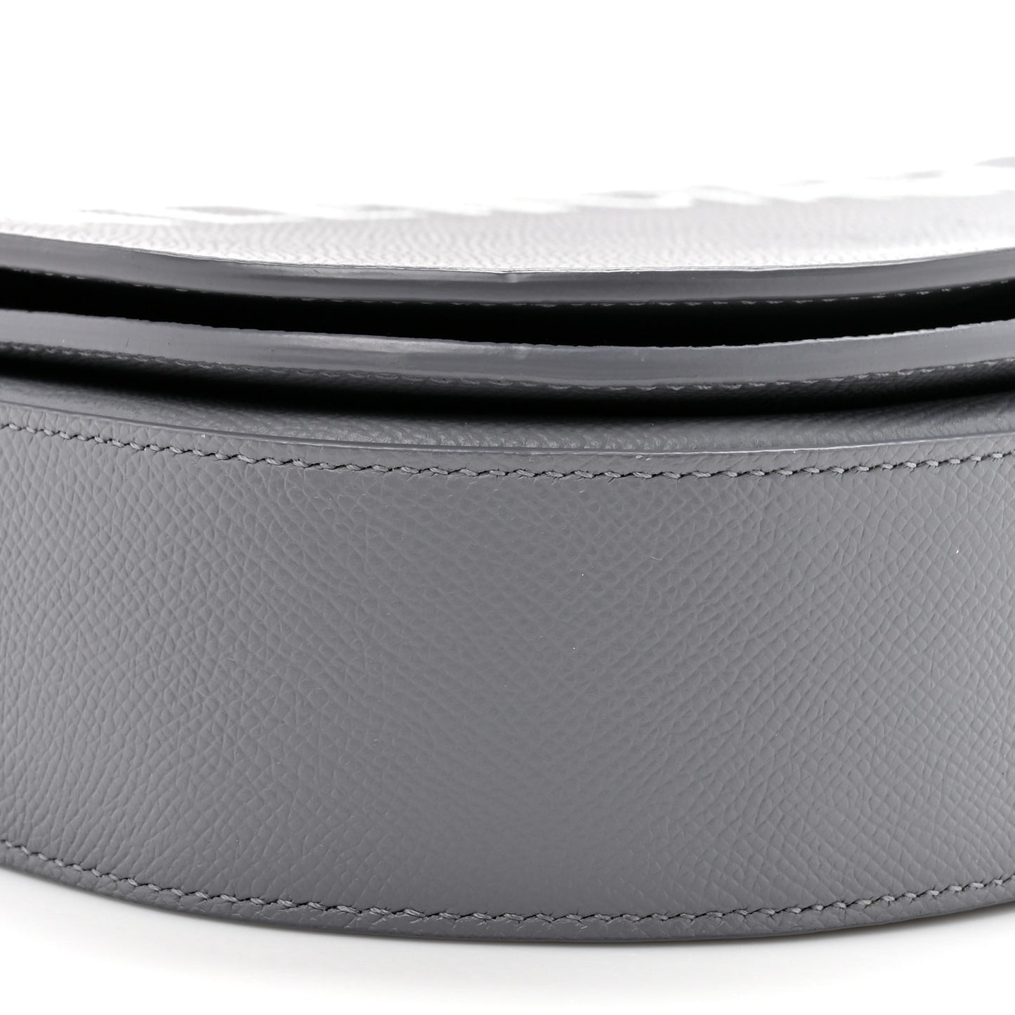 Signature Grained Calfskin Logo S Ville Day Bag Gris Perle Fonce White
