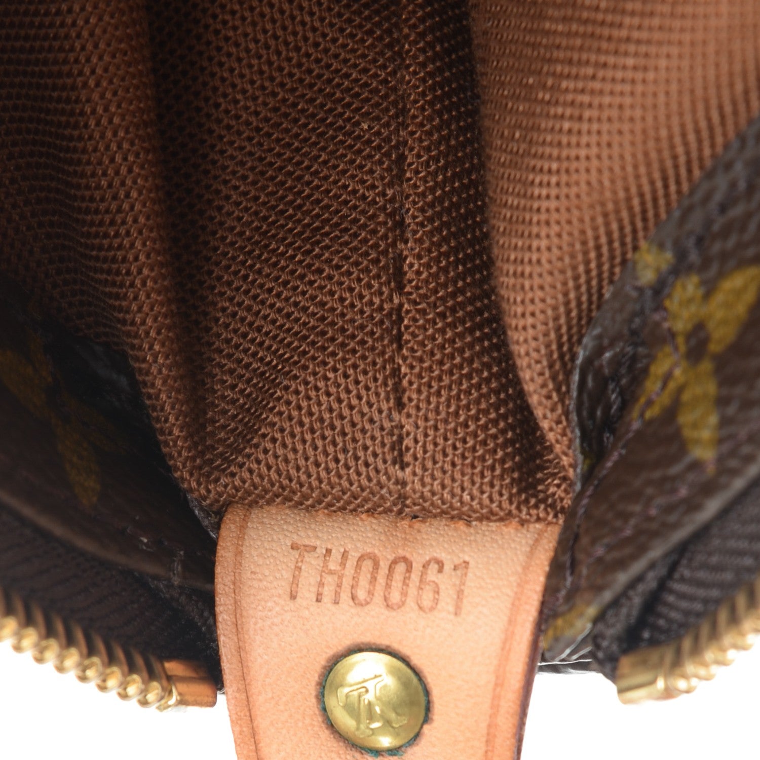 Louis Vuitton Monogram Cabas Mezzo 6 of 6