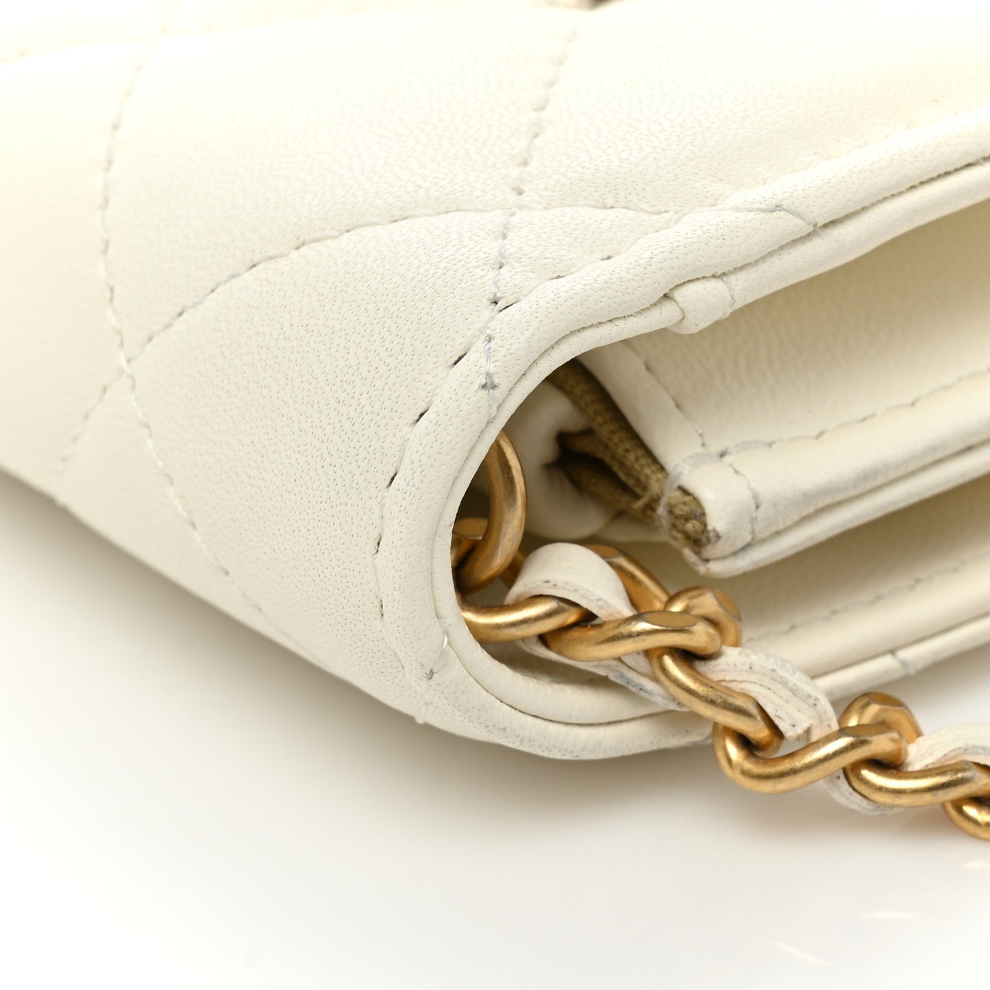 Lambskin Quilted CC Pearl Crush Wallet on Chain WOC White