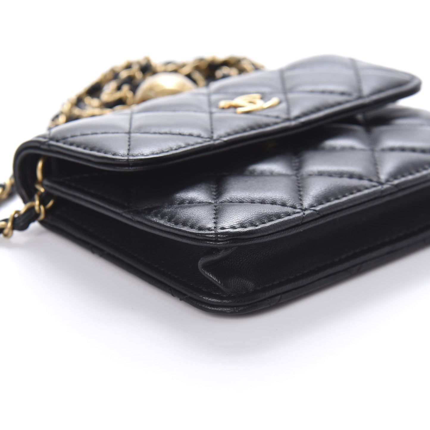 Lambskin Quilted Pearl Crush Clutch With Chain Black