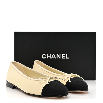 Chanel Calfskin Grosgrain Cap Toe CC Ballerina Flats 37 Ivory Black 10 of 10
