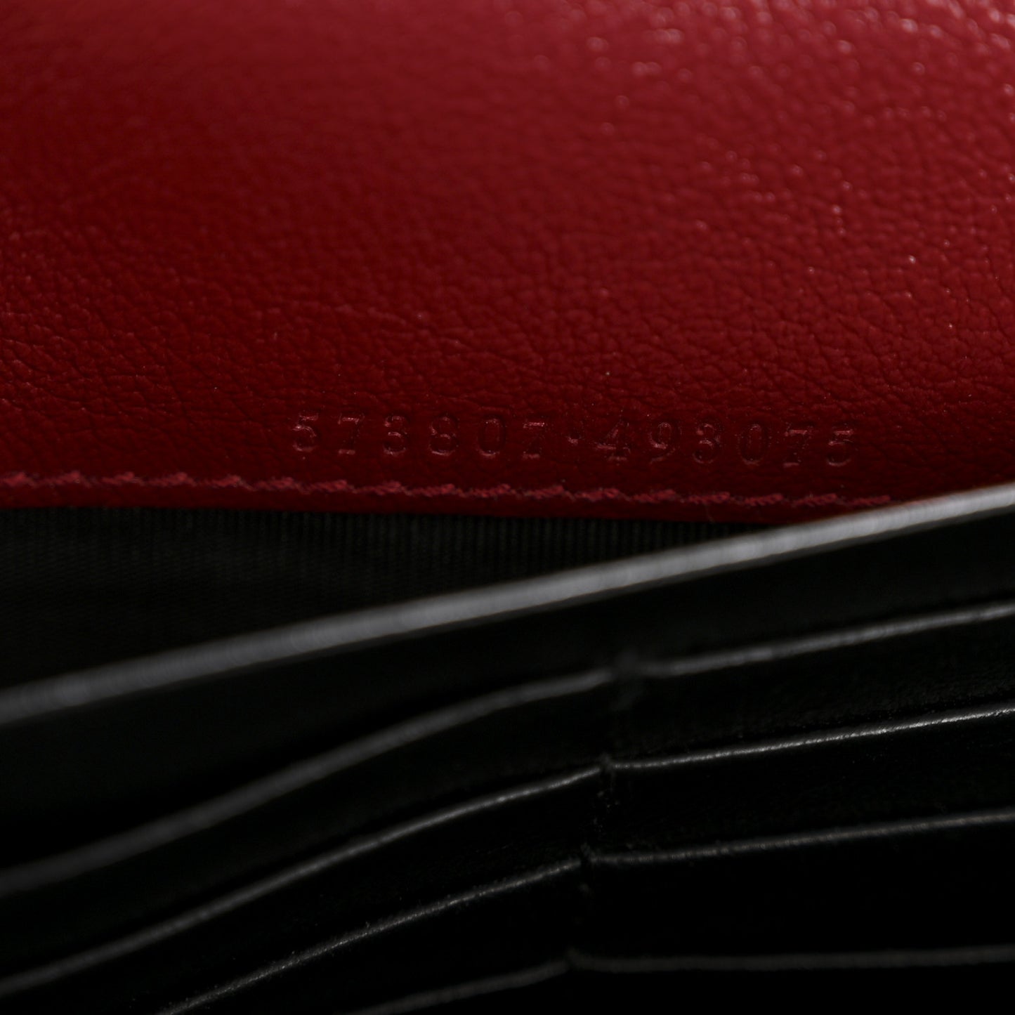 Vintage Effect Calfskin Matelasse Diagonal Torchon GG Marmont Chain Wallet Black Romantic Cherry
