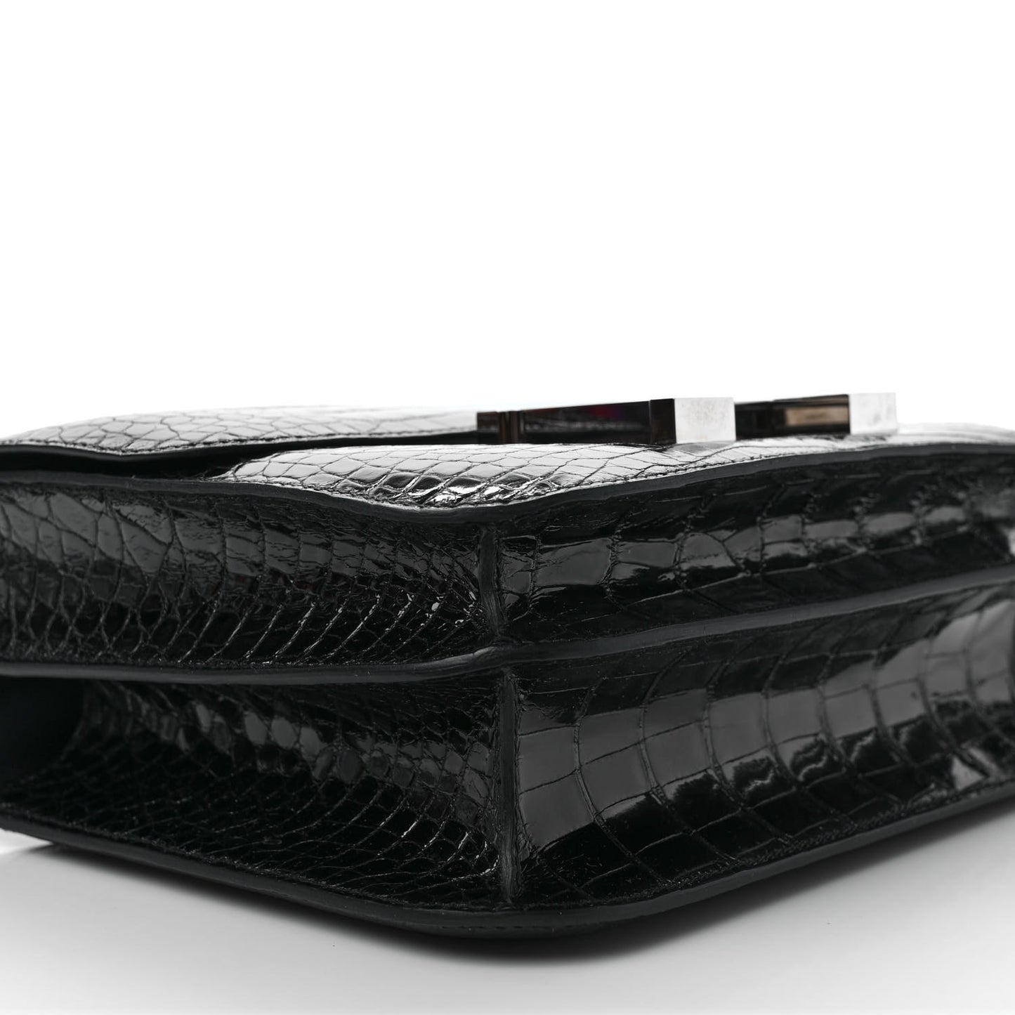 Shiny Alligator Enamel Constance 24 Black