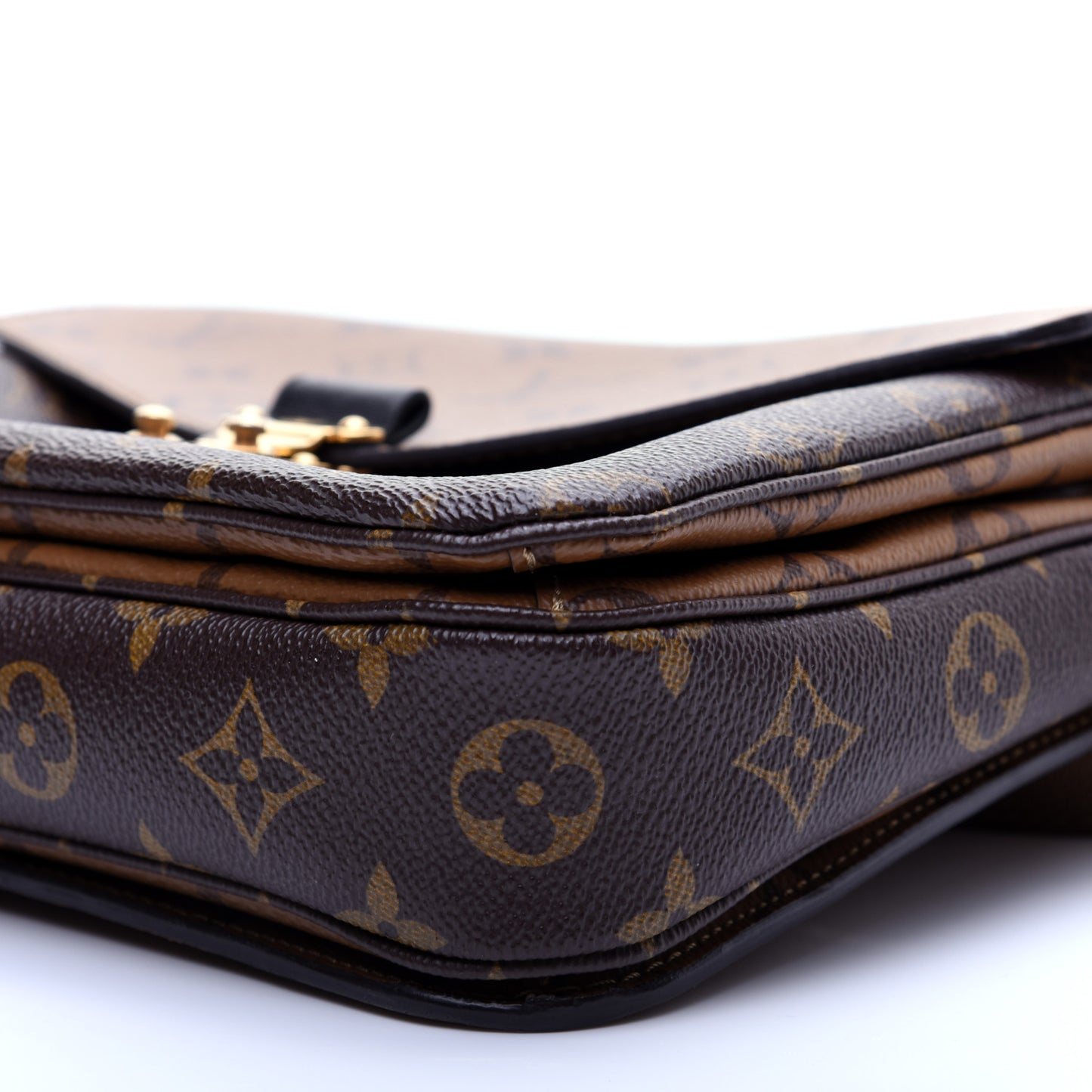 Reverse Monogram Pochette Metis