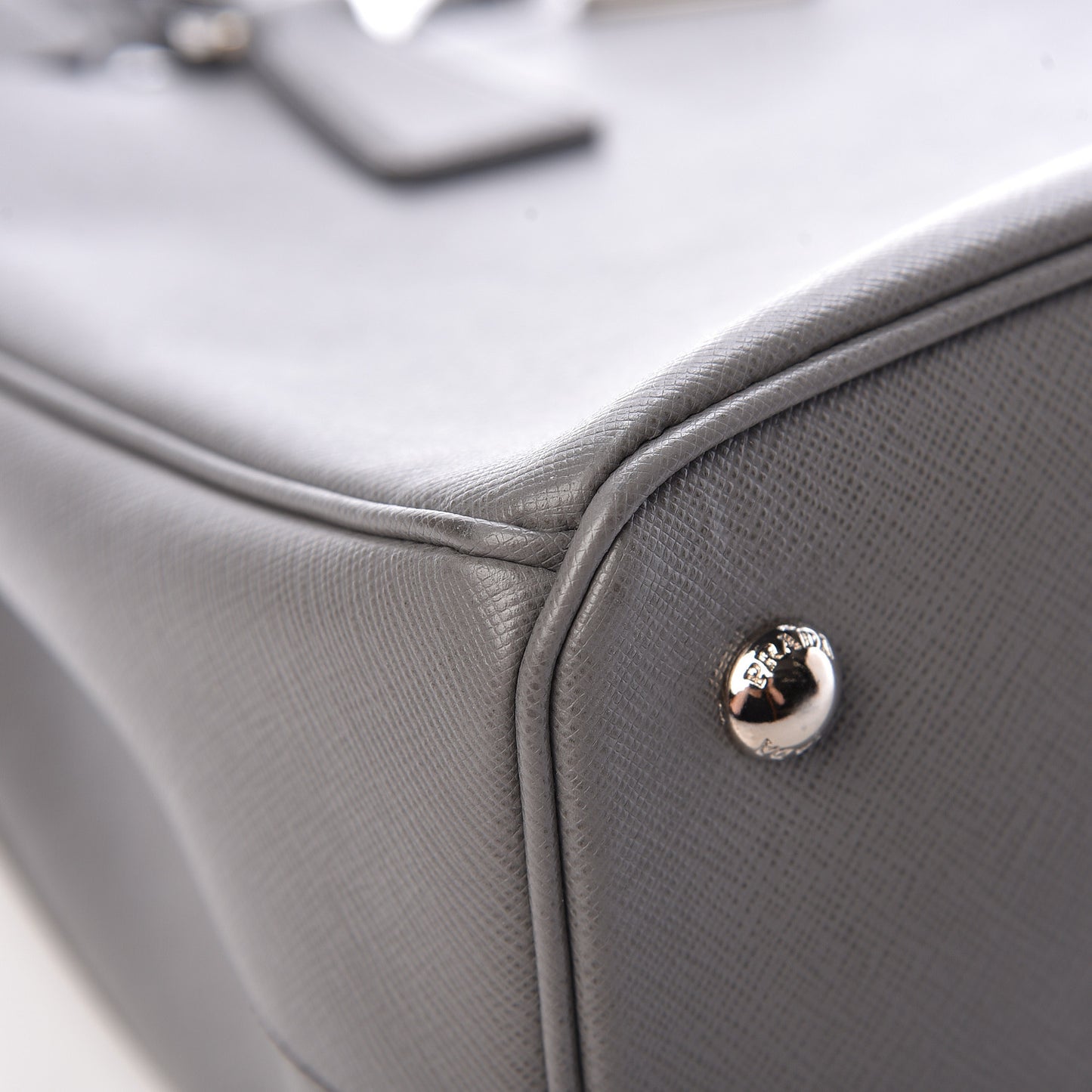 Saffiano Lux Medium Tote Marmo
