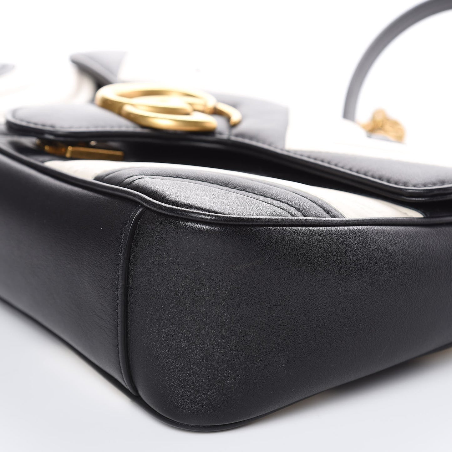 Calfskin Matelasse Small GG Marmont Shoulder Bag Black White