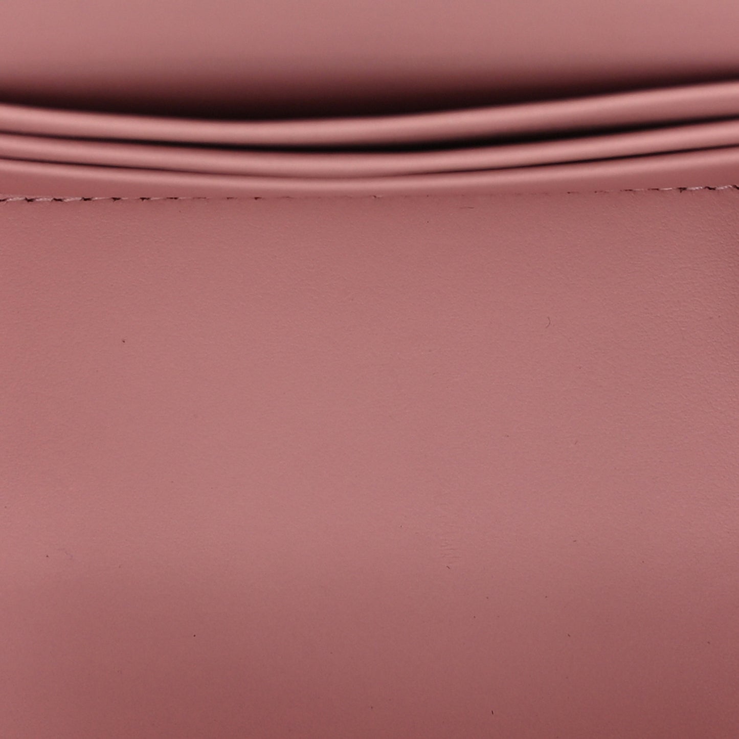 Caviar Quilted Pearl Enamel Small Vanity Case With Chain Light Pink