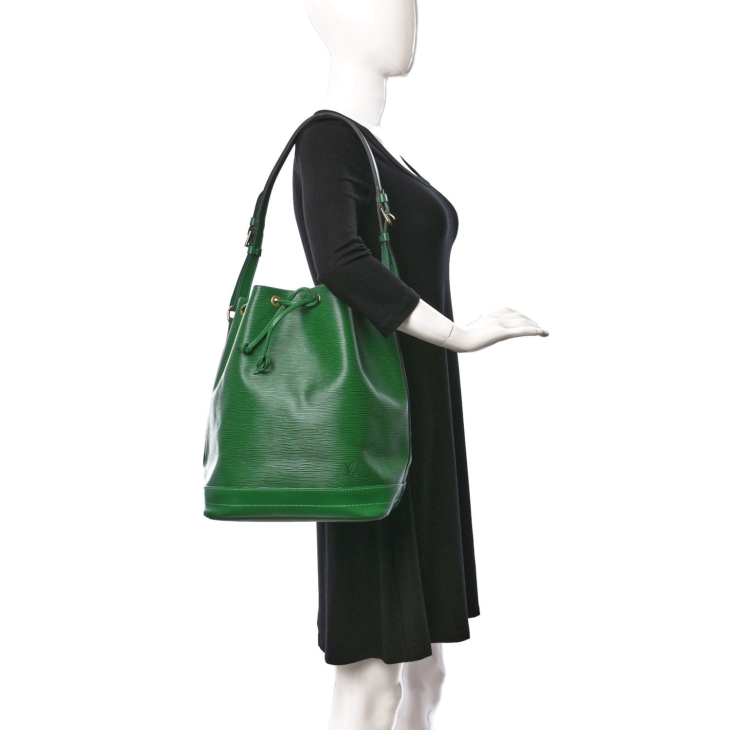 Louis Vuitton Epi Noe Borneo 2 of 12