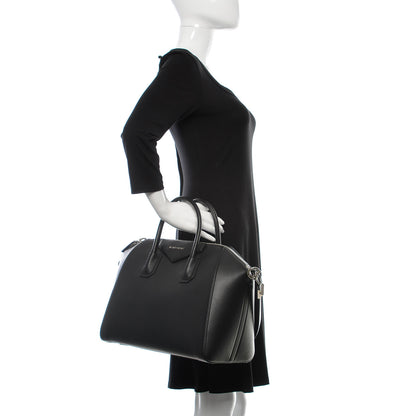 Givenchy Sugar Goatskin Medium Antigona Black 3 of 15