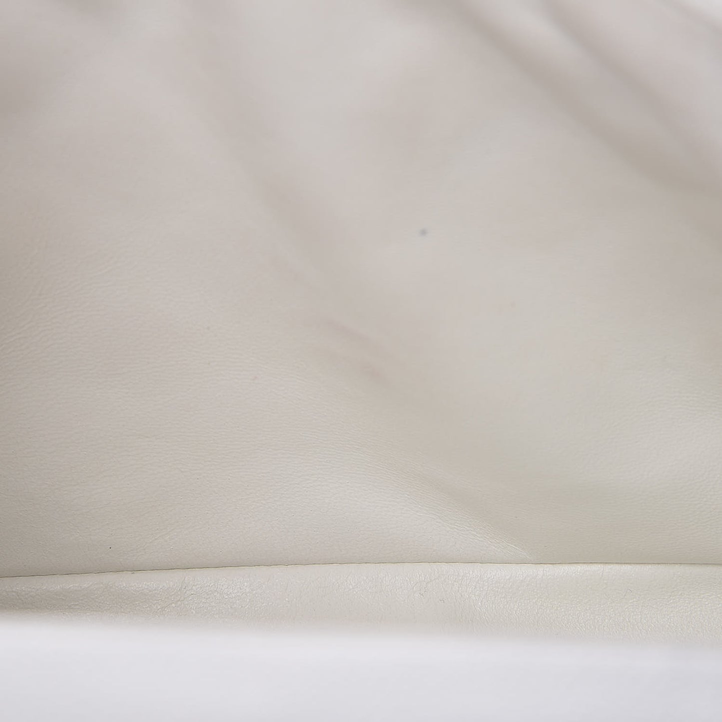 Caviar Quilted Jumbo Single Flap White