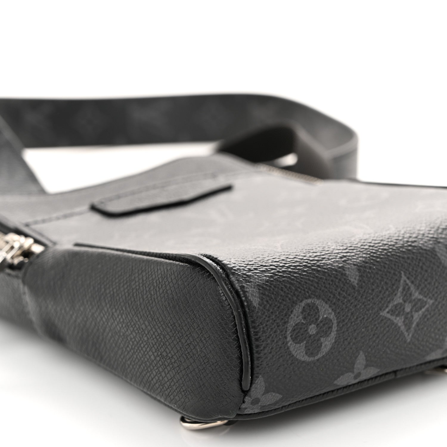 Louis Vuitton Taigarama Outdoor Slingbag Black 8 of 9