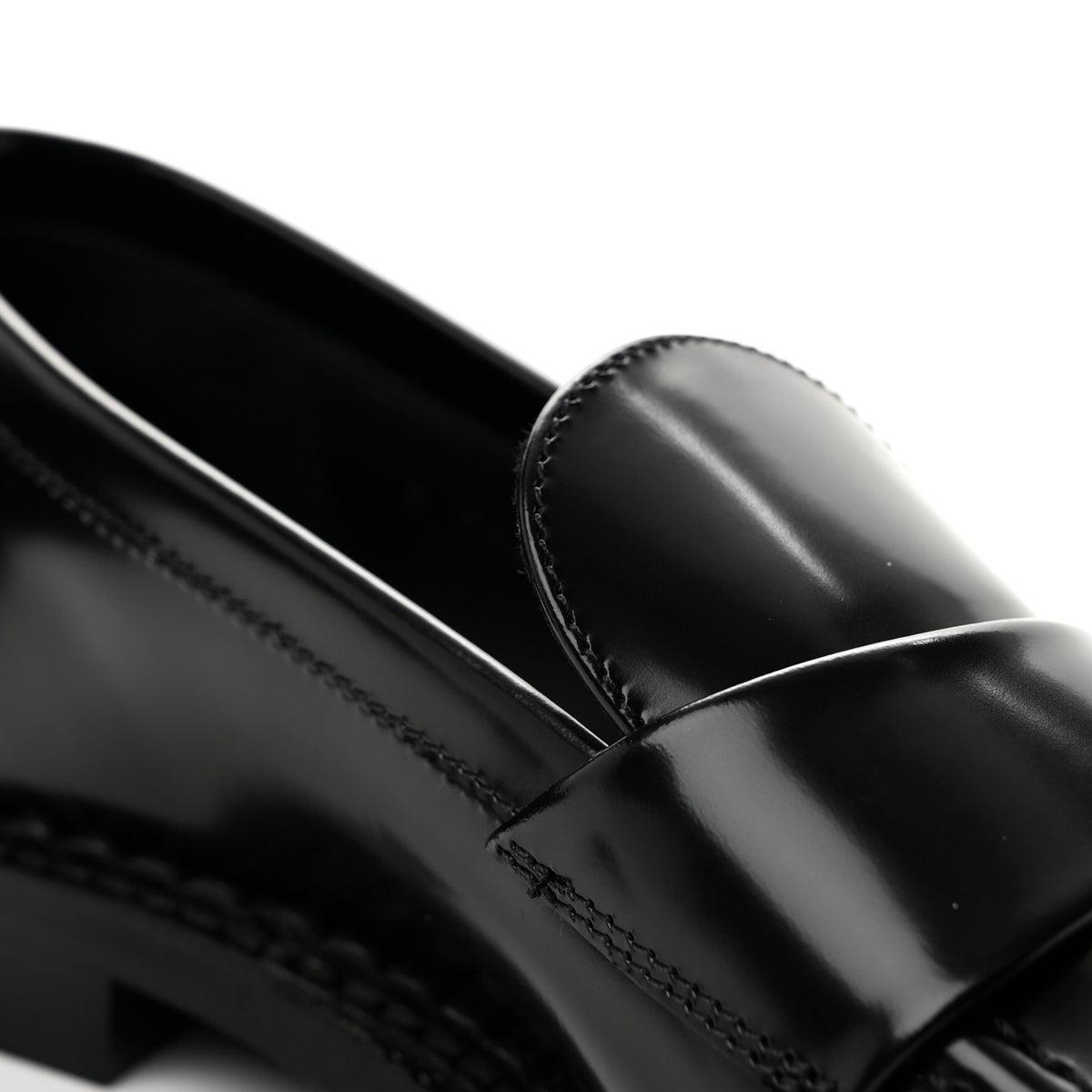Shiny Calfskin Pearl CC Loafers 39 Black