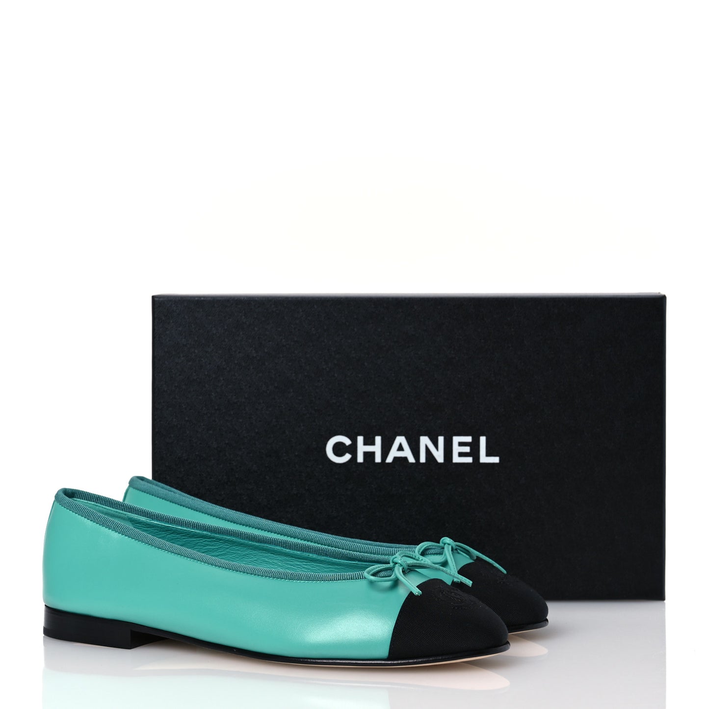 Calfskin Grosgrain Cap Toe CC Ballerina Flats 38 Turquoise Black