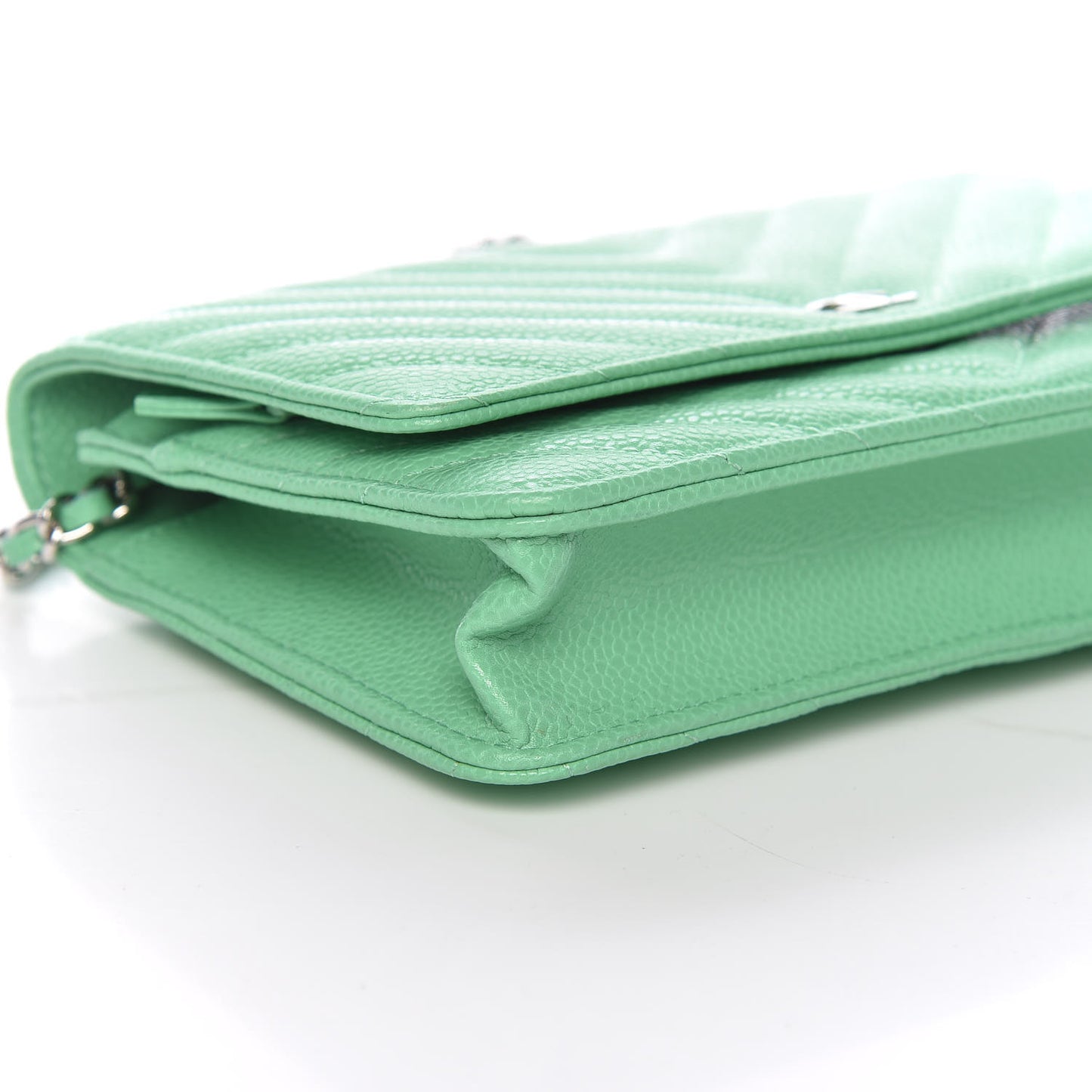 Caviar Chevron Quilted Wallet On Chain WOC Green
