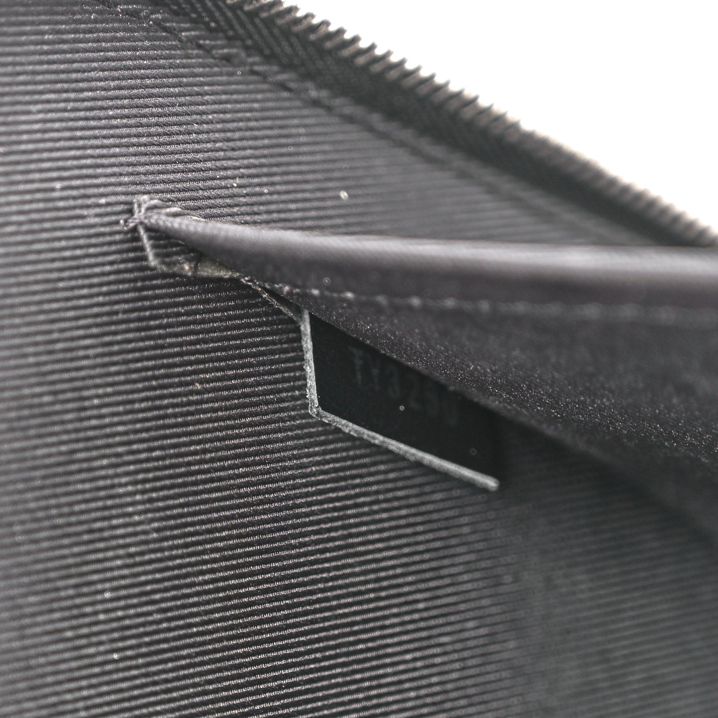 Taurillon Monogram Shadow Pochette Jour GM