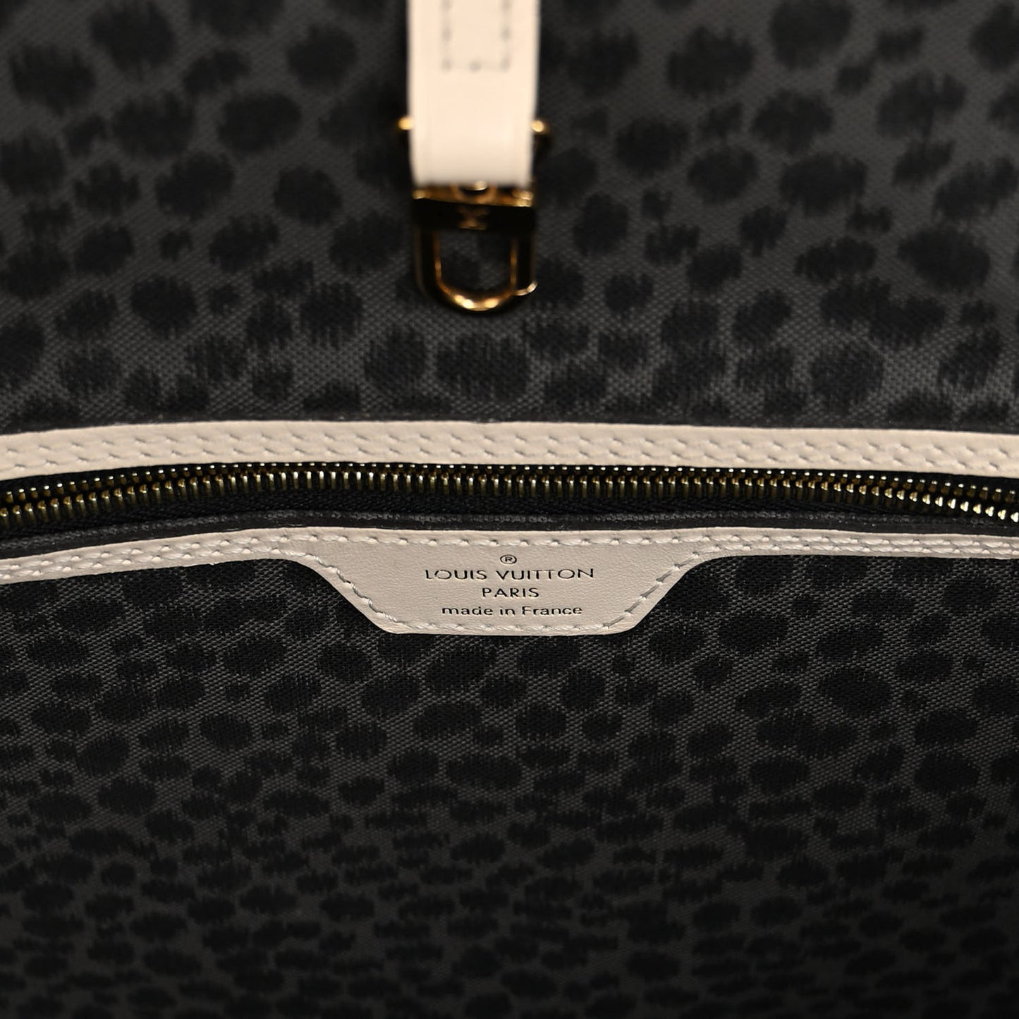 Monogram Giant Wild at Heart Neverfull MM Creme