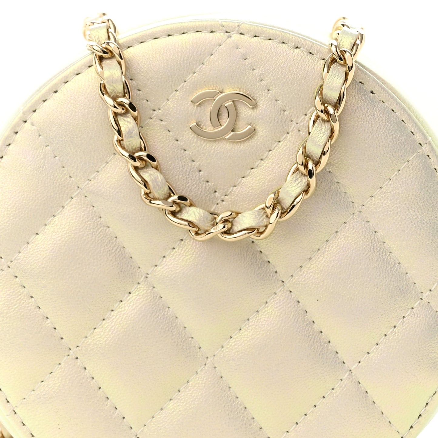 Iridescent Lambskin Quilted Round Clutch With Chain Ivory