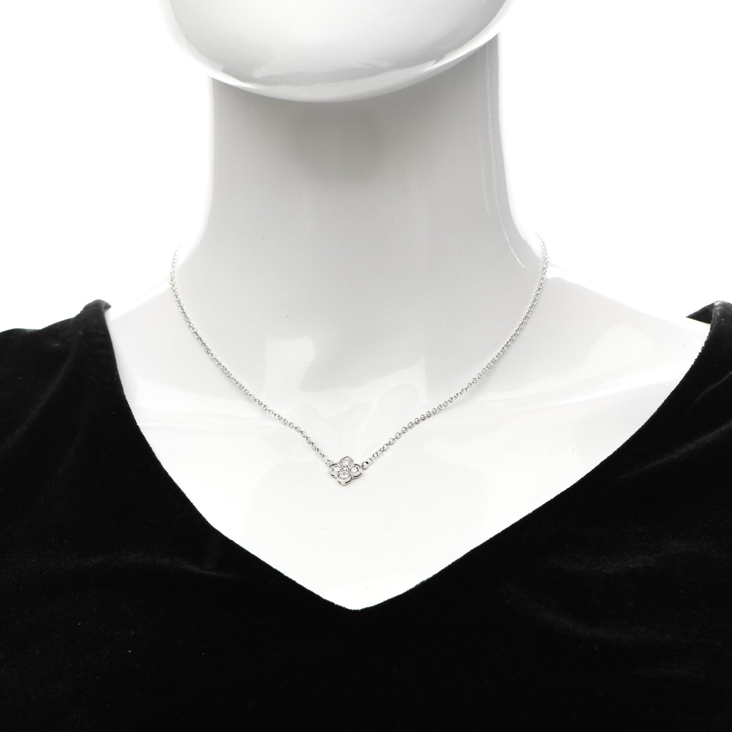 18K White Gold Diamond .45ctw Hindu Floral Pendant Necklace