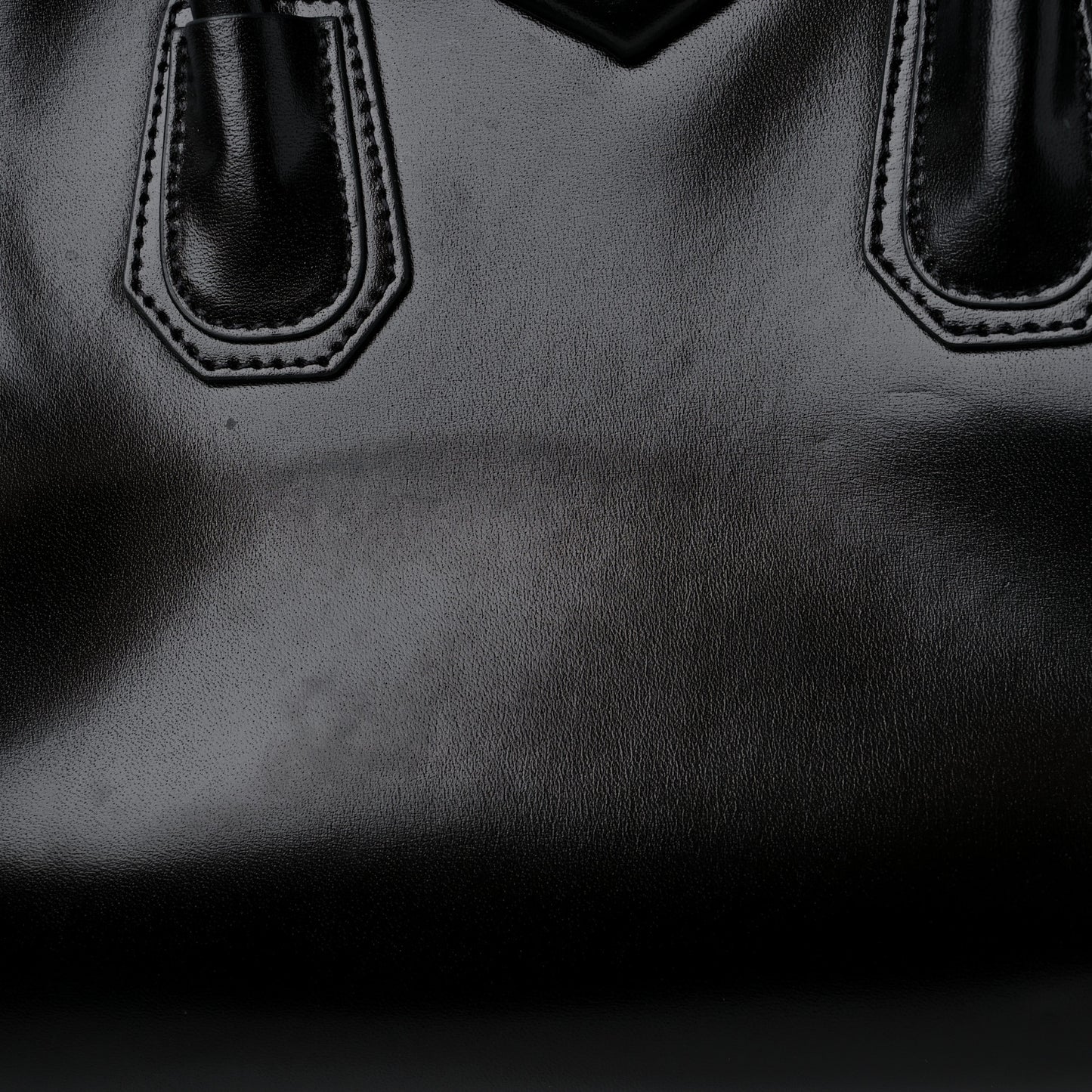 Shiny Lord Calfskin Small Antigona With Chain Black