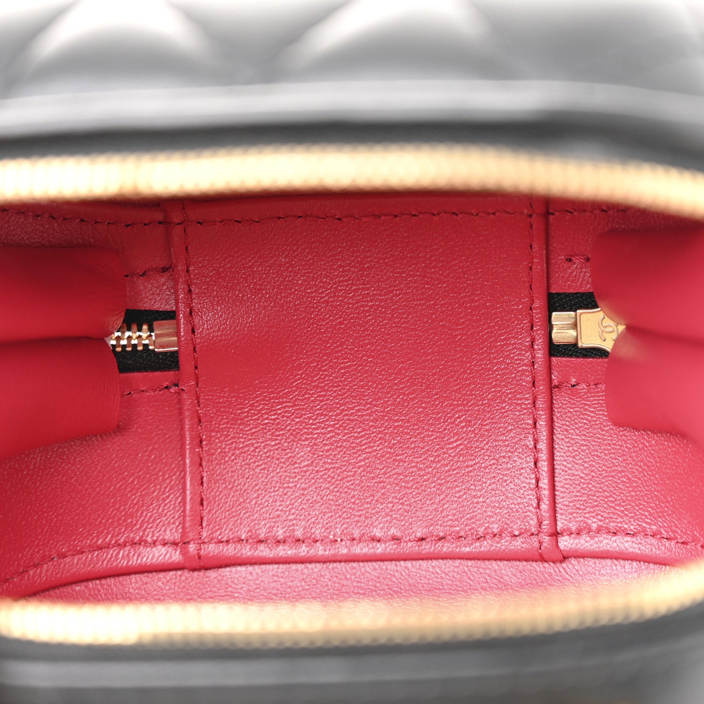 Lambskin Quilted CC Bubble Vanity Case With Chain Black
