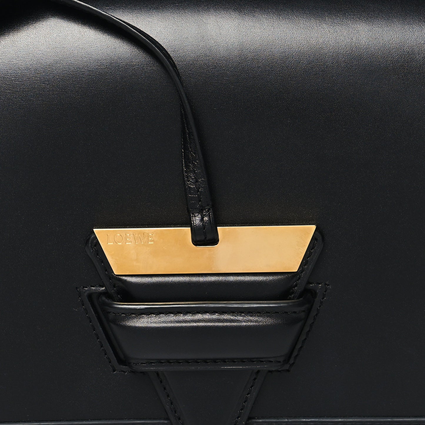 Calfskin Medium Barcelona Shoulder Bag Black