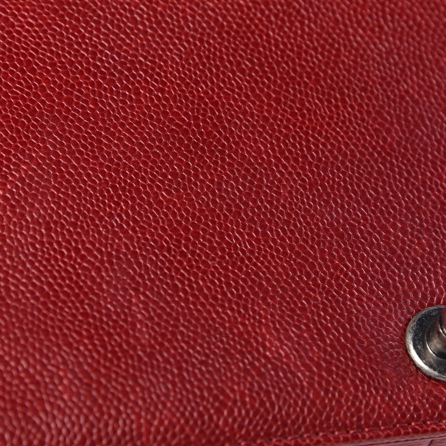 Caviar Quilted Medium Boy Flap Red