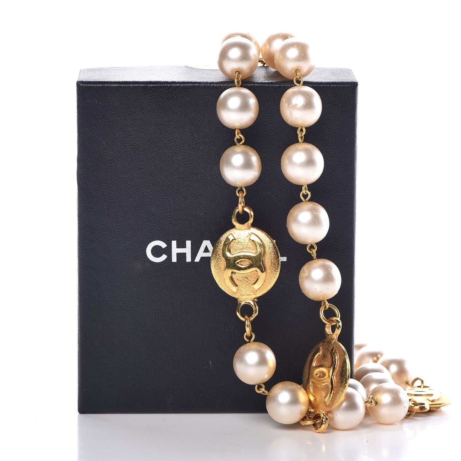 Chanel Pearl CC Necklace Gold 7 of 7