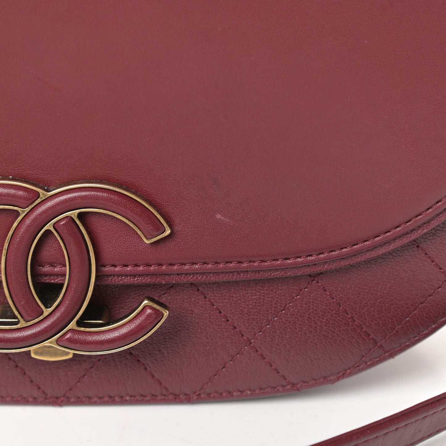 Shiny Calfskin Goatskin Quilted Medium Coco Curve Messenger Flap Burgundy
