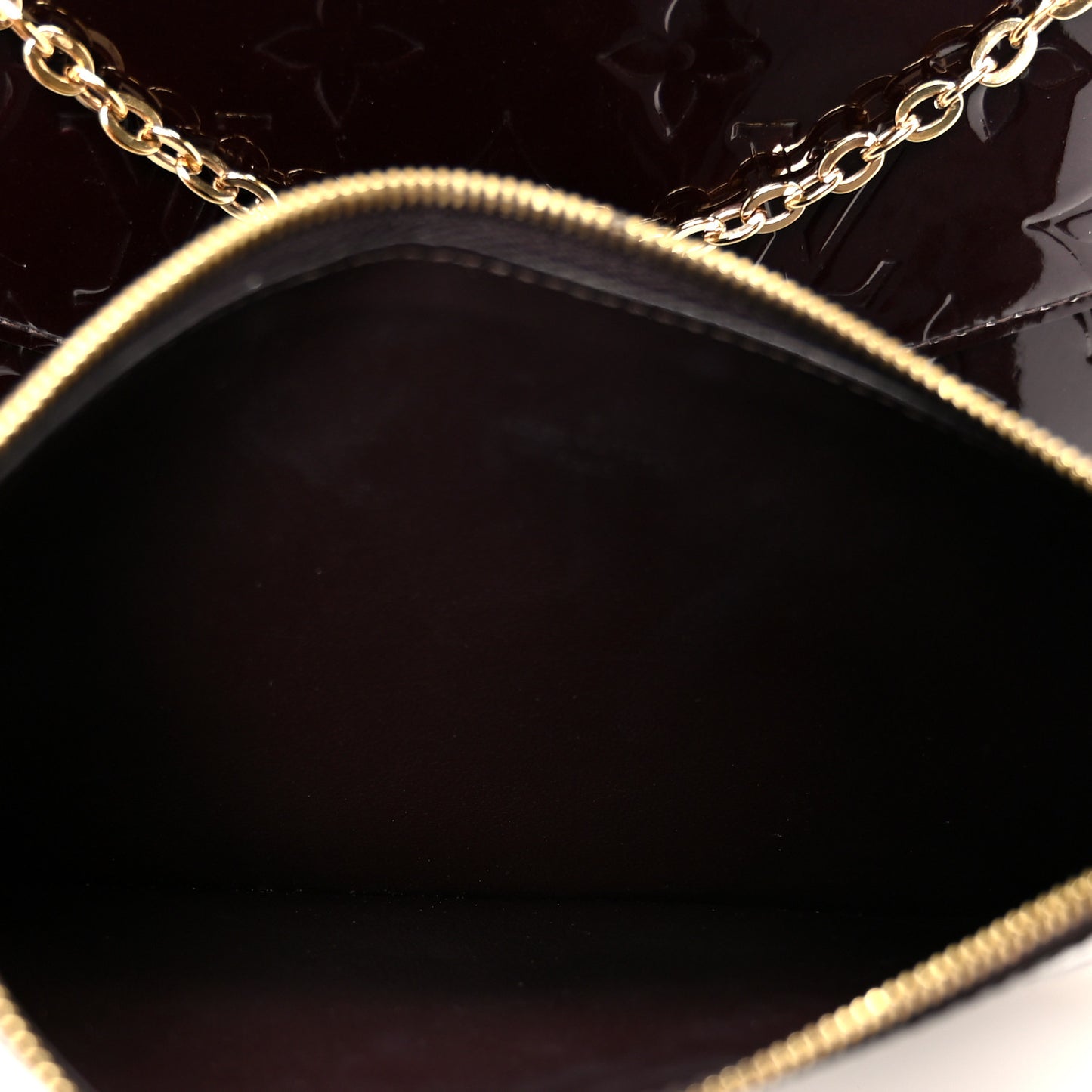 Vernis Pochette Felicie Chain Wallet Amarante