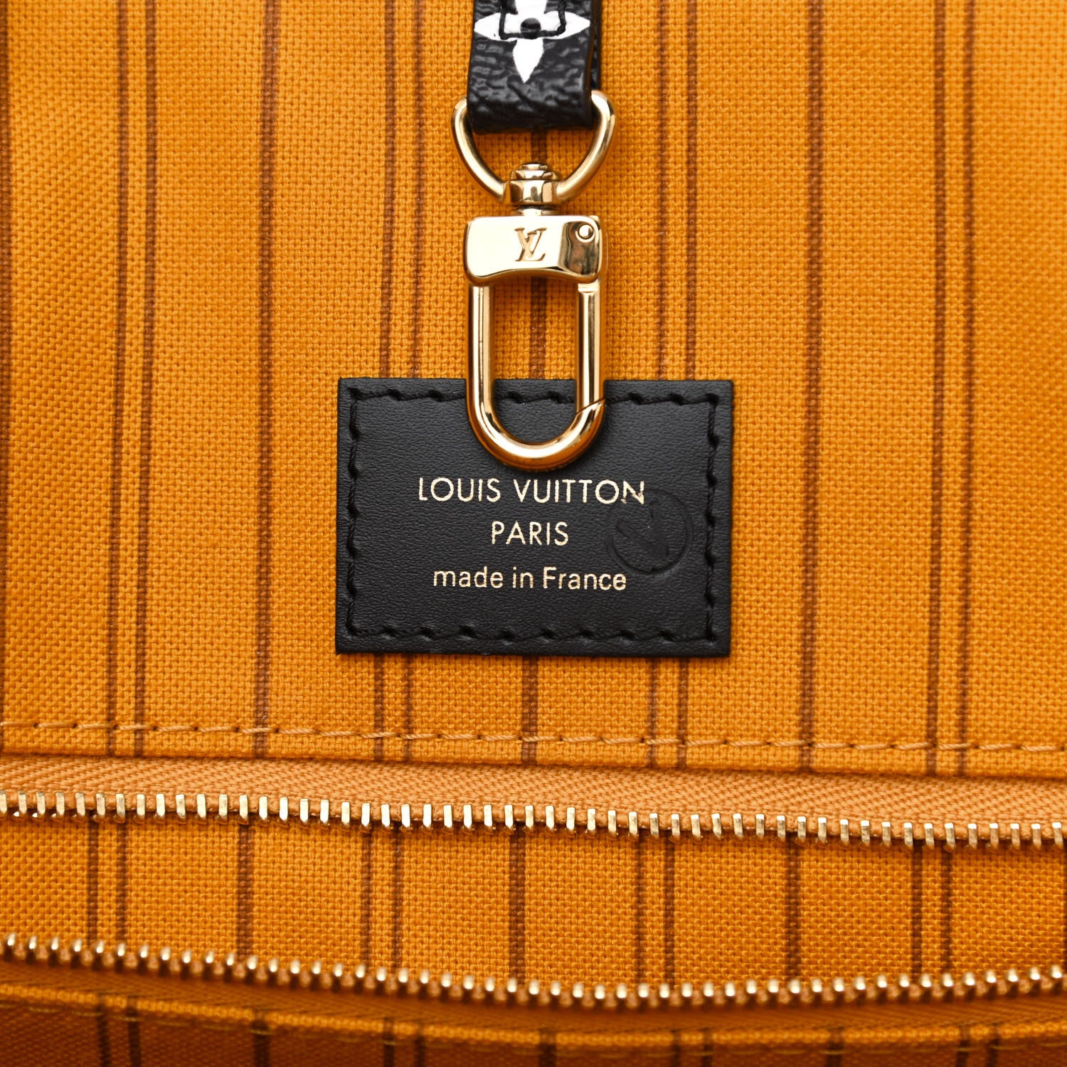 Louis Vuitton Monogram Giant Jungle Onthego GM Black 6 of 8
