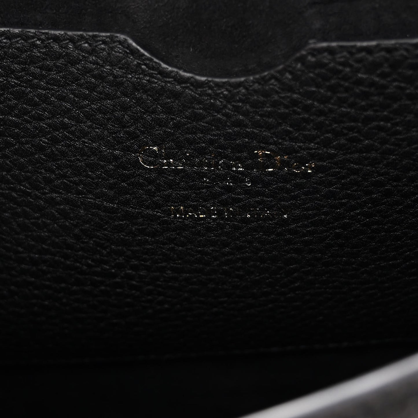 Grained Calfskin Large Bobby Flap Black