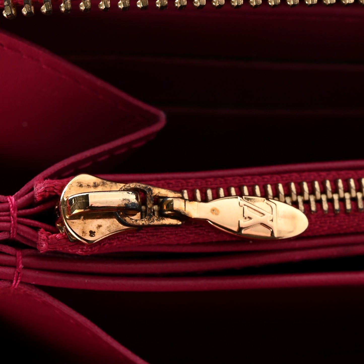Vernis Zippy Wallet Fuchsia