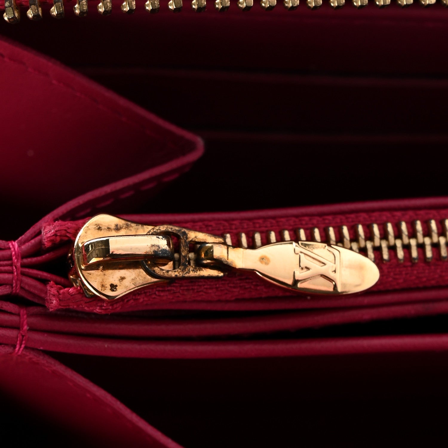 Louis Vuitton Vernis Zippy Wallet Fuchsia 10 of 12