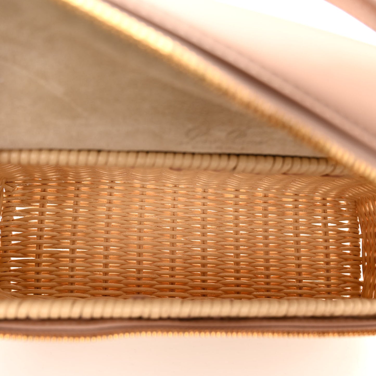 Wicker Calfskin L19 Extra Pocket Pouch Feather Pink