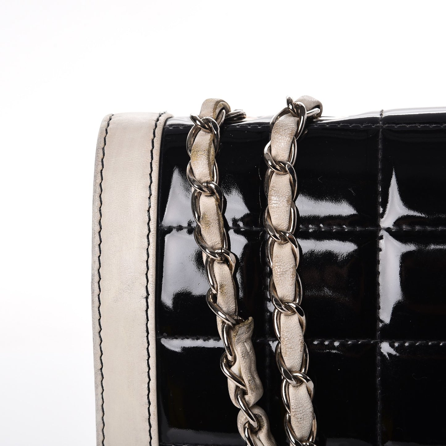 Patent Square Quilted Flap White Black